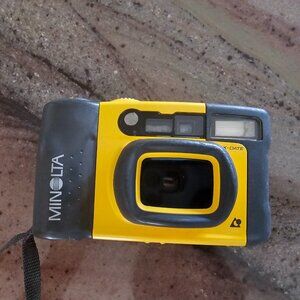 Minolta Weathermatic Dual 35mm Point & Shoot Camera Underwater Film Camera